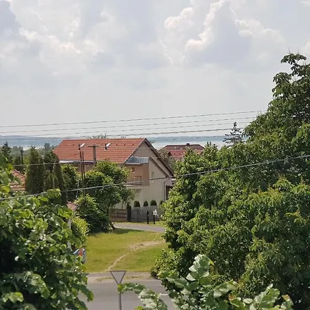 Istvan Apartment *