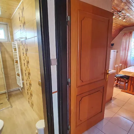 Istvan Apartment *